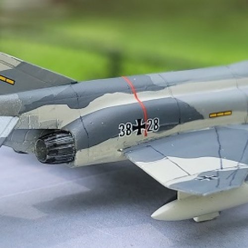 F-4F52.jpg