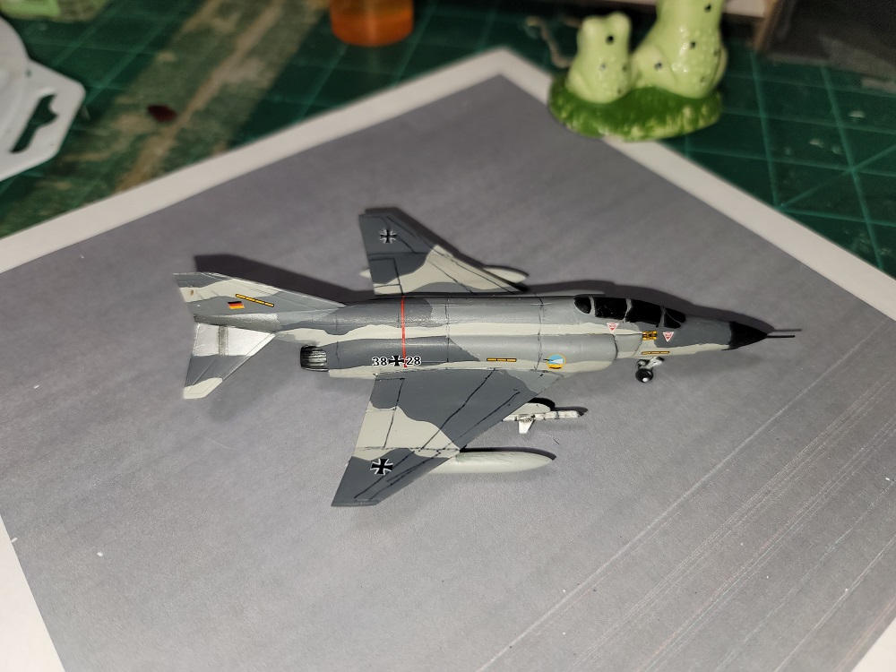 F-4F46.jpg