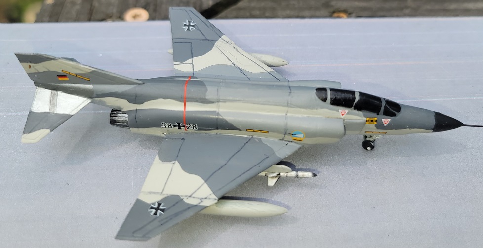 F-4F53.jpg
